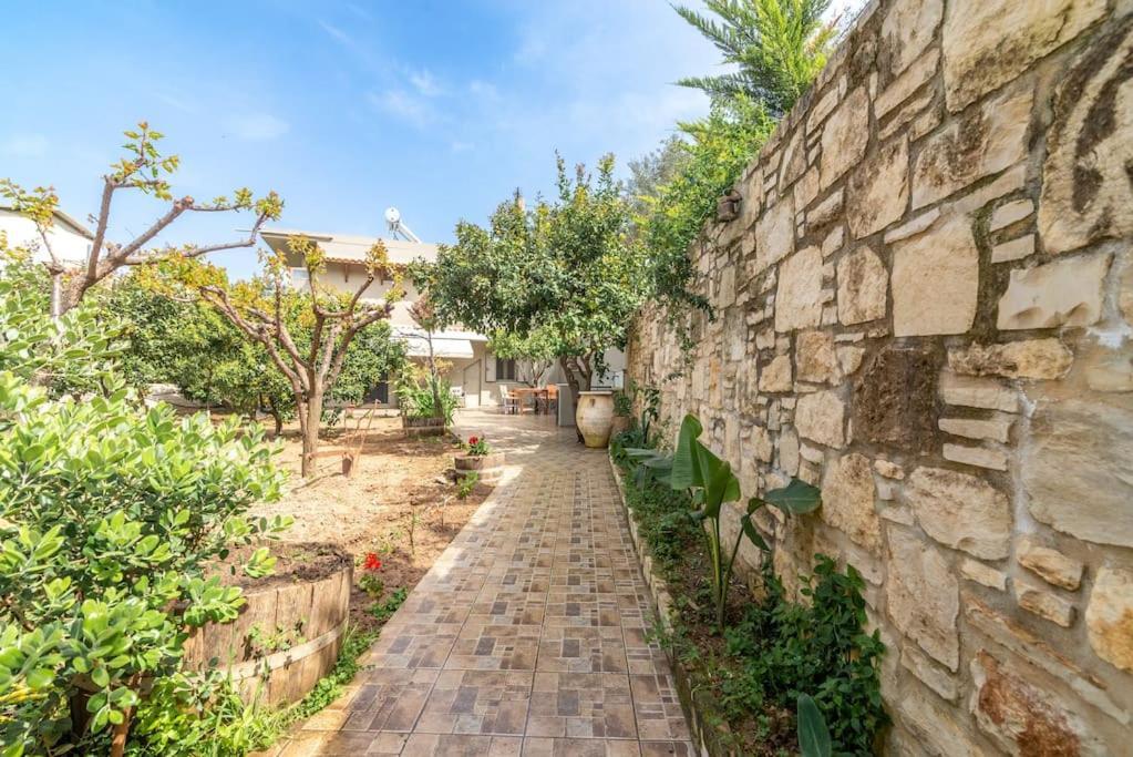 Citrea Stylish House With Garden Near Beach Ираклион Экстерьер фото